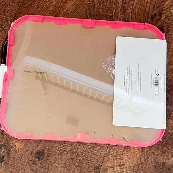 NWT dry erase wall calendar with dry erase marker pink calendar 11”x14” - Picture 4 of 4